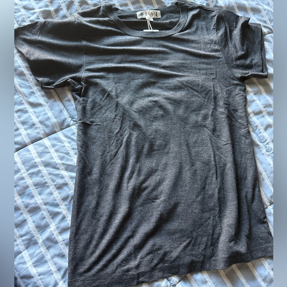 Eterne Fitted short sleeve crewneck T-shirt NWT